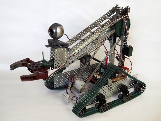 Робот изготовленный с помощью конструктора ТРИК